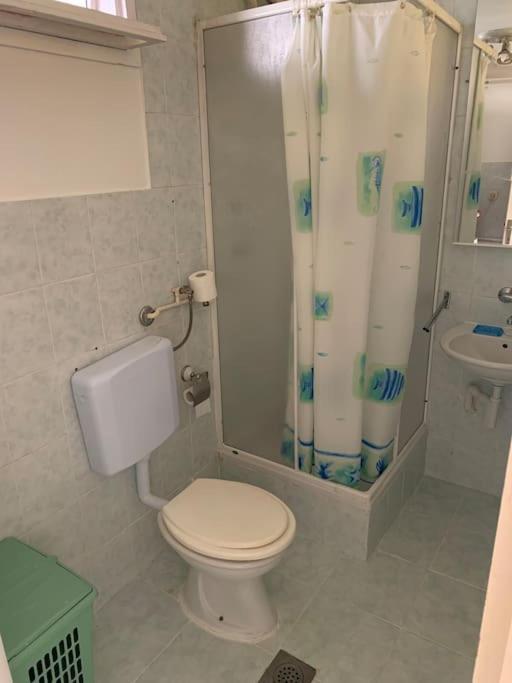 Cheerfull 2-Bedroom With Patio. Close To All Ameneties. Zagreb Exteriör bild