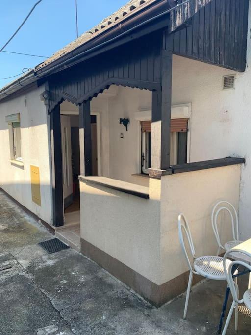 Cheerfull 2-Bedroom With Patio. Close To All Ameneties. Zagreb Exteriör bild