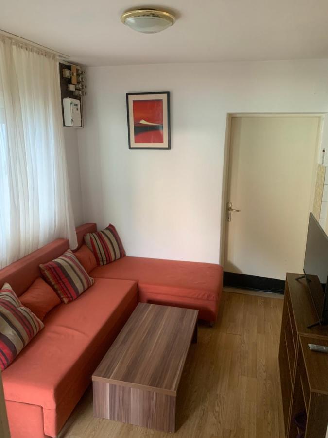 Cheerfull 2-Bedroom With Patio. Close To All Ameneties. Zagreb Exteriör bild